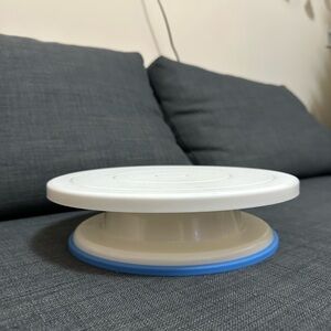 White and Blue Rotating Cake Stand